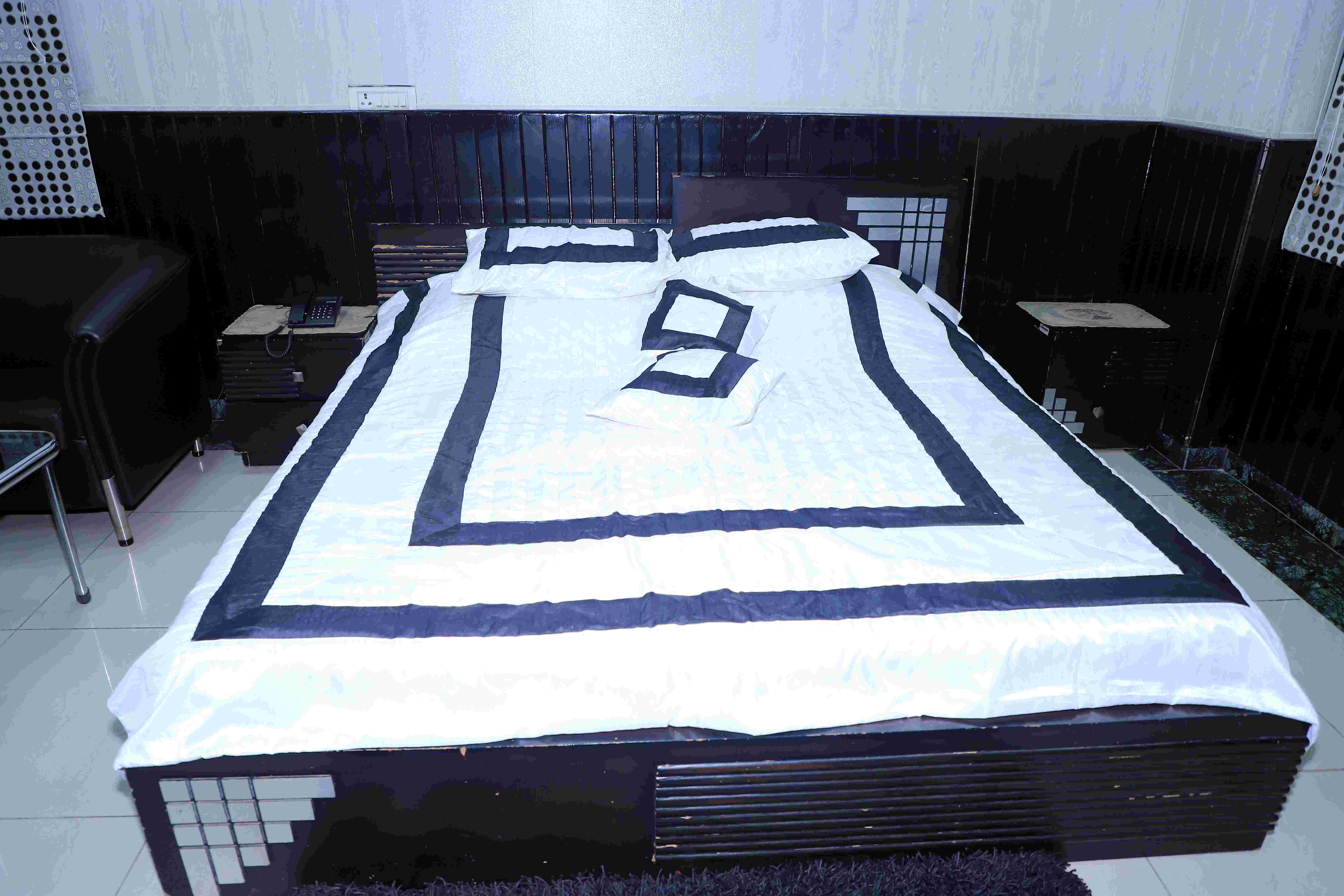 Double Bad Deluxe Room